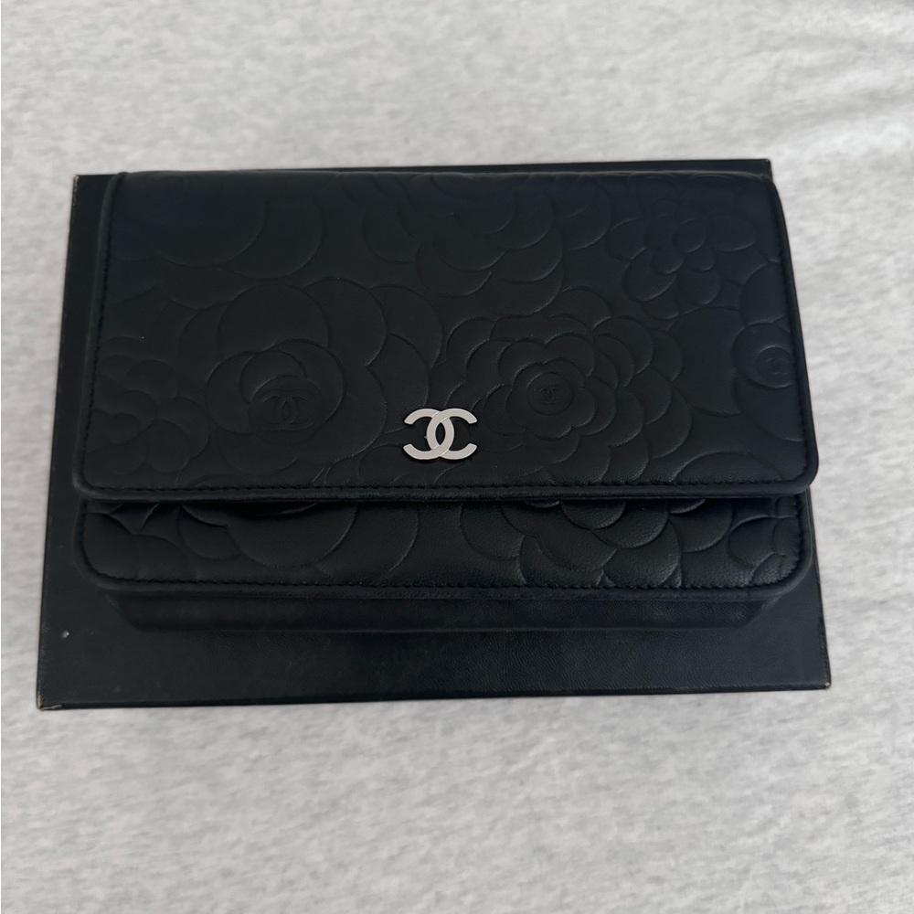 Chanel chain flower bag
